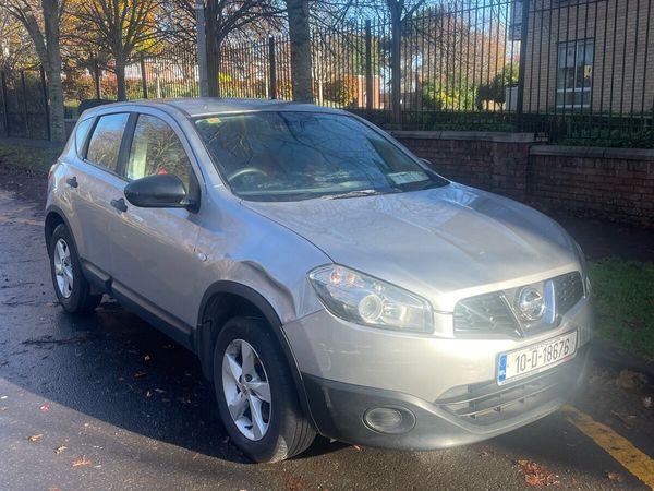 Nissan Qashqai Hatchback, Diesel, 2010, Silver