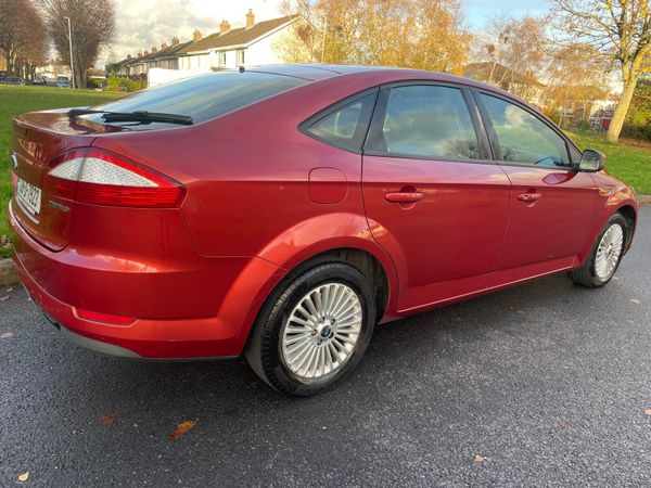 Ford Mondeo Hatchback, Petrol, 2008, Red
