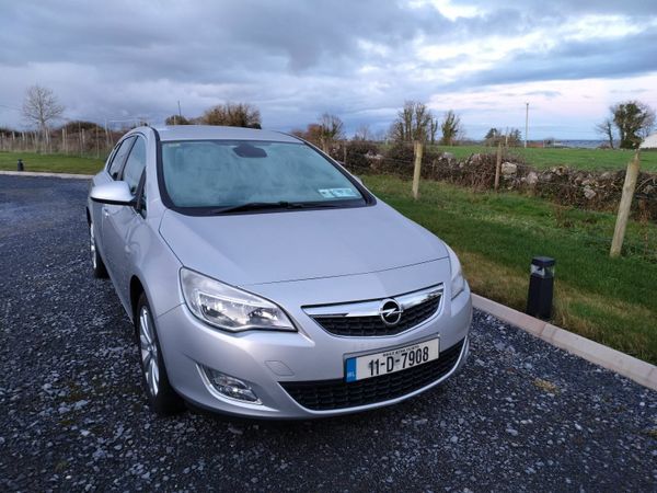 Opel Astra Hatchback, Diesel, 2011, Silver
