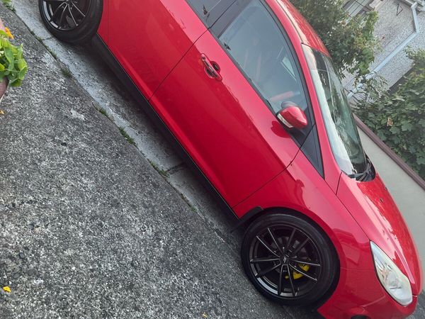 Ford Focus Hatchback, Diesel, 2011, Red