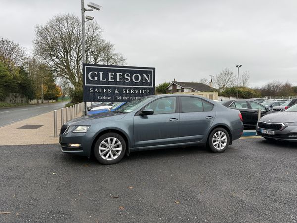 Skoda Octavia Saloon, Petrol, 2019, Grey