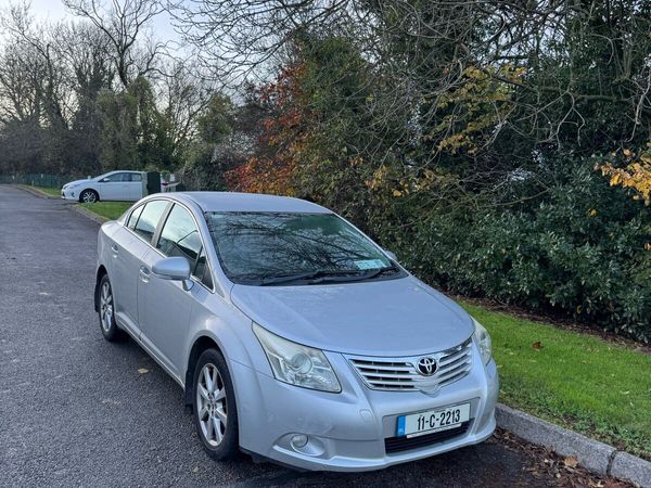Toyota Avensis Saloon, Diesel, 2011, Silver