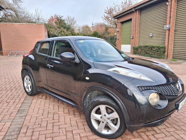 Nissan Qashqai Hatchback, Diesel, 2012, Red