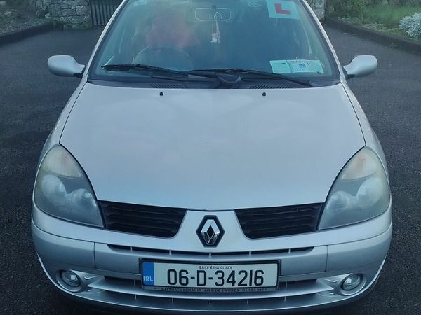 Renault Clio Hatchback, Petrol, 2006, Silver