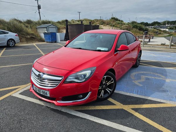 Vauxhall Insignia Hatchback, Diesel, 2013, Red