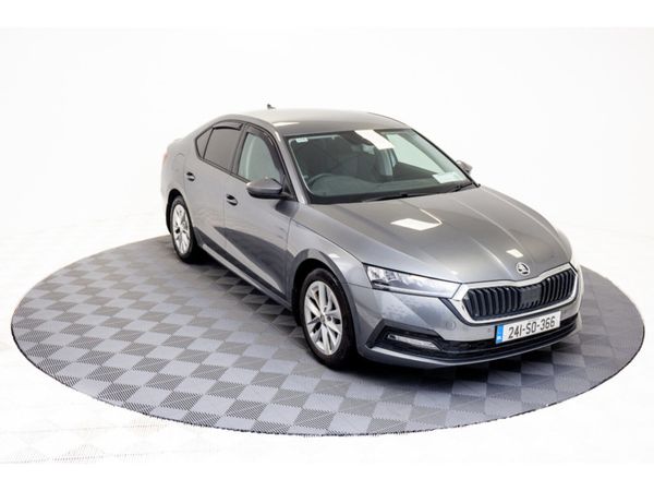 Skoda Octavia Hatchback, Petrol, 2024, Grey