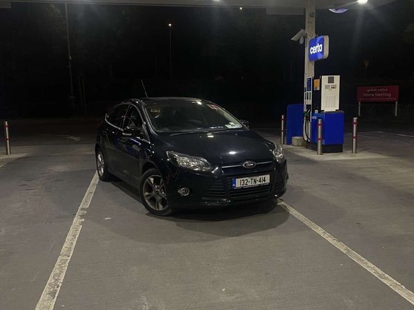 Ford Focus Hatchback, Petrol, 2013, Black