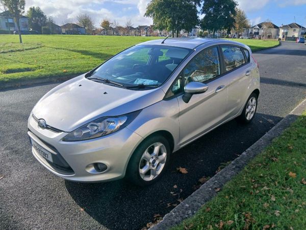 Ford Fiesta Hatchback, Petrol, 2011, Silver