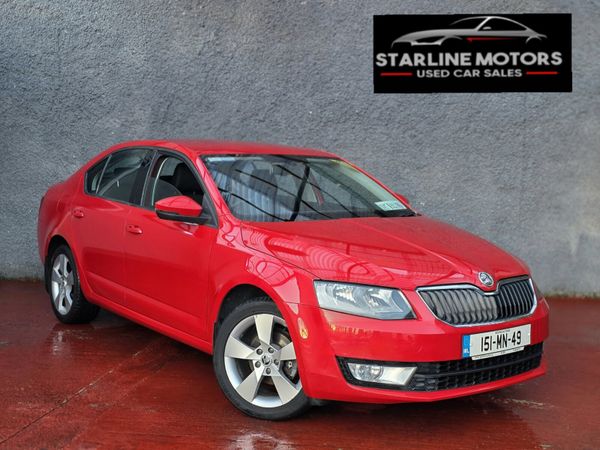 Skoda Octavia Saloon, Petrol, 2015, Red