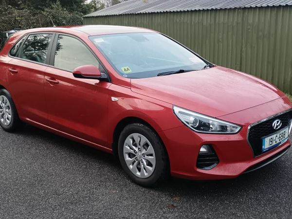 Hyundai i30 Hatchback, Petrol, 2019, Red