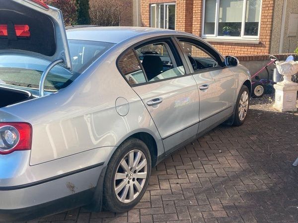 Volkswagen Passat Saloon, Petrol, 2007, Blue