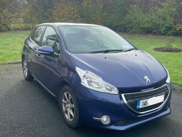 Peugeot 208 Hatchback, Petrol, 2014, Blue