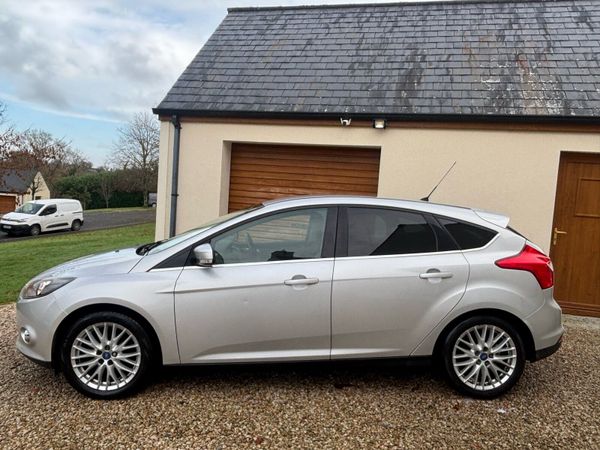 Ford Focus Hatchback, Petrol, 2012, Silver