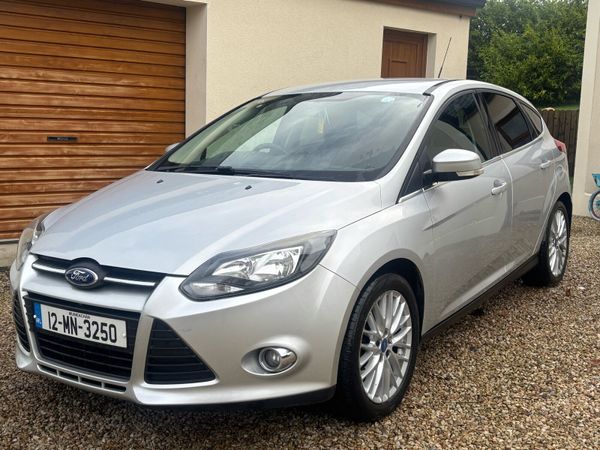Ford Focus Hatchback, Petrol, 2012, Silver