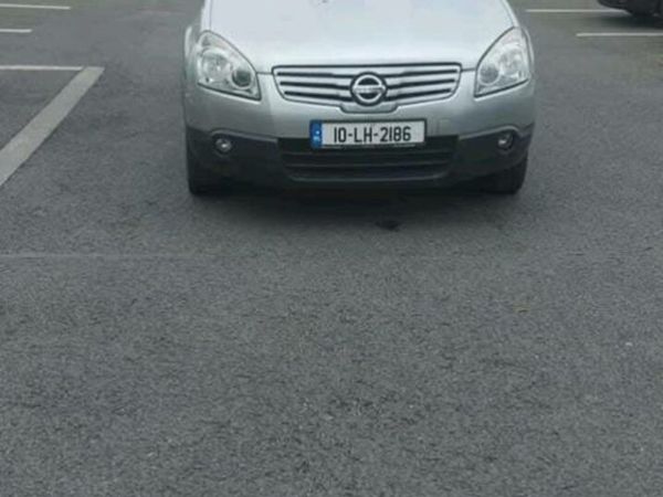 Nissan Qashqai+2 Hatchback, Diesel, 2010, Silver