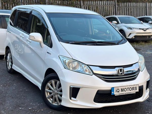 Honda Freed MPV, Petrol Hybrid, 2015, White