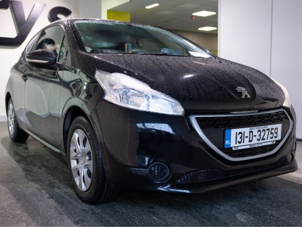 Peugeot 208 Hatchback, Petrol, 2013, Black