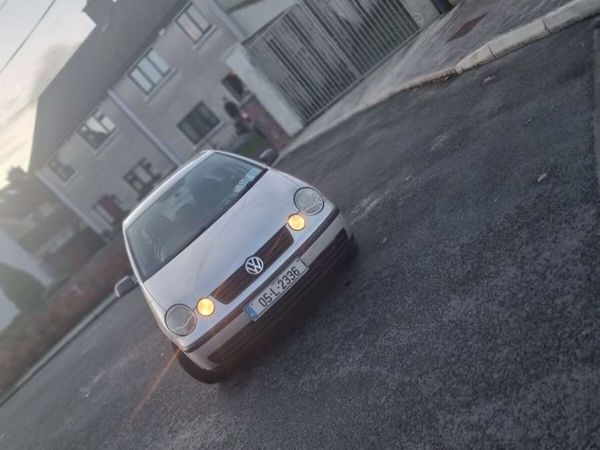 Volkswagen Polo Hatchback, Petrol, 2005, Silver