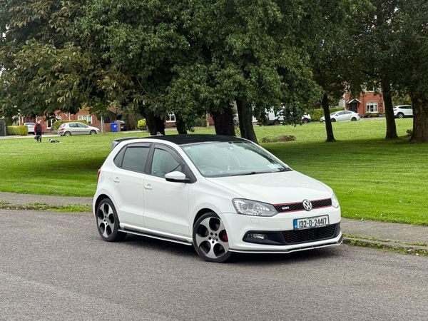 Volkswagen Polo Hatchback, Petrol, 2013, White