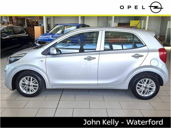 Hyundai i10 Hatchback, Petrol, 2023, Silver