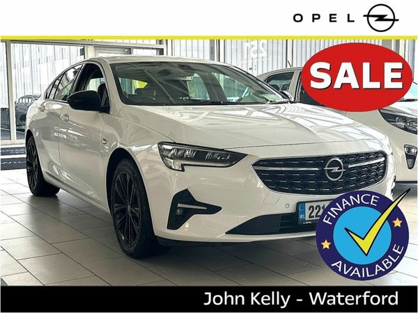 Opel Insignia Hatchback, Diesel, 2022, White