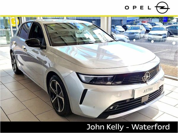 Opel Astra Hatchback, Petrol, 2026, White