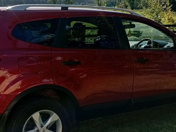 Nissan Qashqai+2 MPV, Diesel, 2013, Red