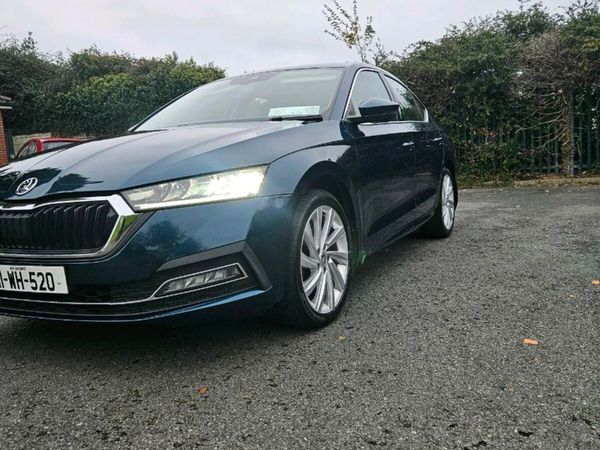 Skoda Octavia Saloon, Diesel, 2021, Blue