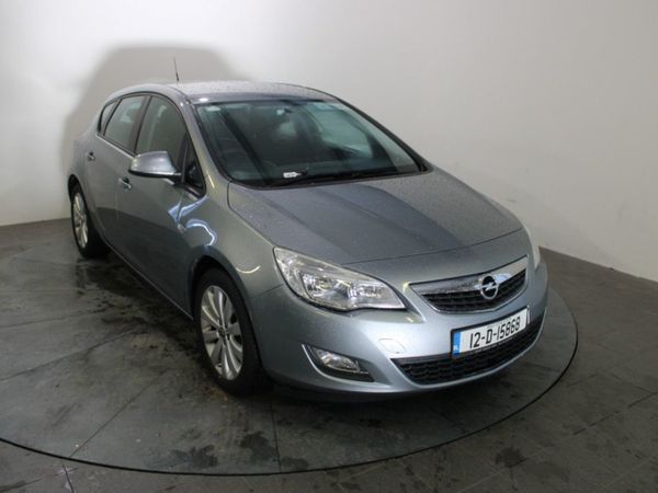Opel Astra MPV, Petrol, 2012, Silver