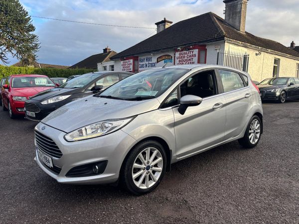 Ford Fiesta Hatchback, Petrol, 2017, Grey