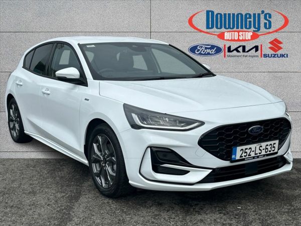 Ford Focus Hatchback, Petrol, 2025, White