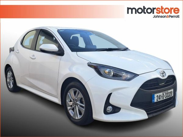 Toyota Yaris Hatchback, Petrol, 2024, White