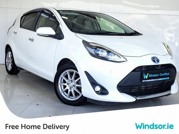 Toyota Aqua Hatchback, Petrol Hybrid, 2021, White