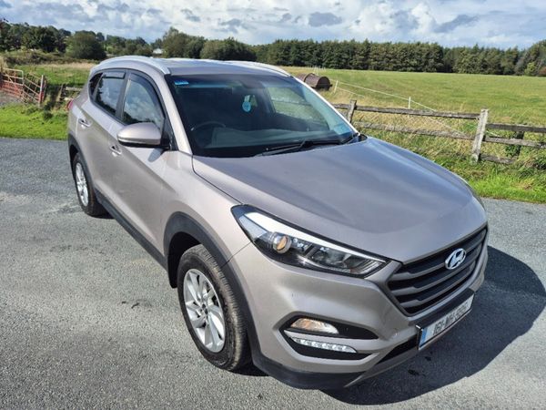 Hyundai Tucson SUV, Diesel, 2016, Gold