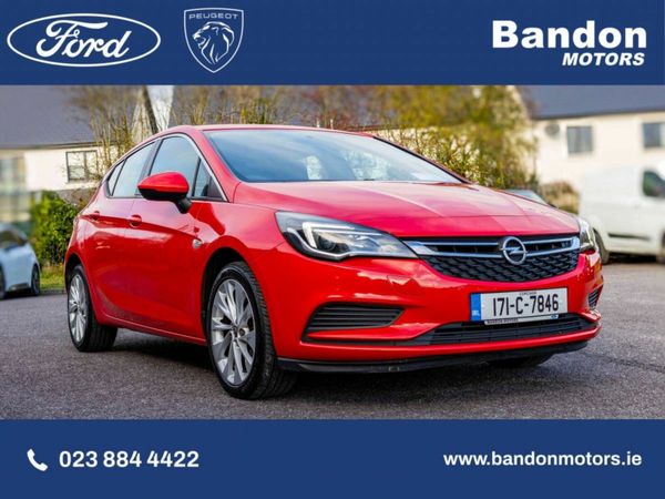 Opel Astra Hatchback, Petrol, 2017, Red