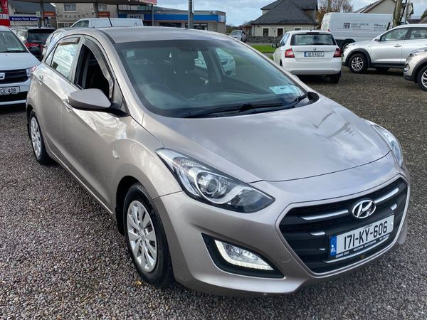Hyundai i30 Hatchback, Petrol, 2017, White