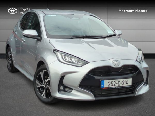Toyota Yaris Hatchback, Petrol Hybrid, 2025, Silver