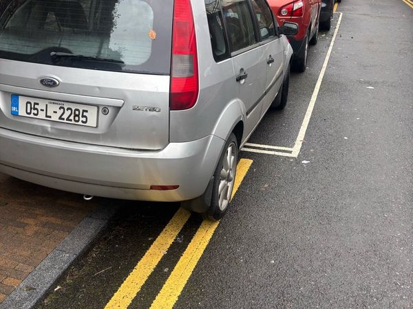Ford Fiesta Hatchback, Petrol, 2005, Silver