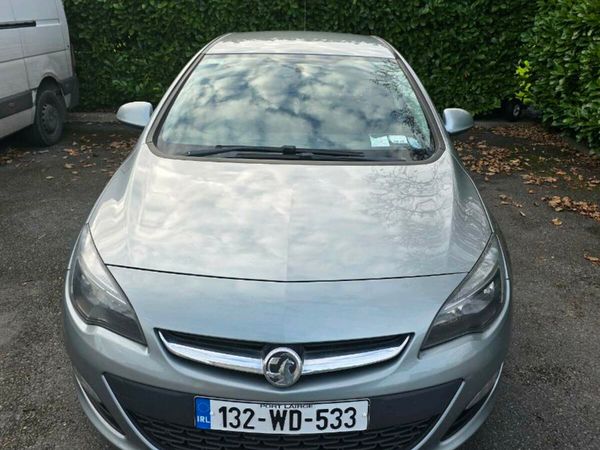 Vauxhall Astra Hatchback, Diesel, 2013, Silver