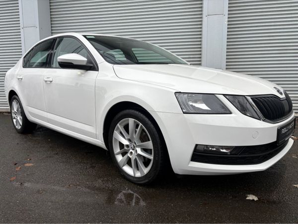 Skoda Octavia Saloon, Diesel, 2020, White