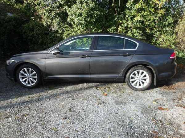 Volkswagen Passat Saloon, Diesel, 2018, Grey