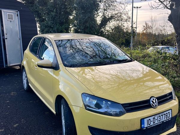 Volkswagen Polo Hatchback, Petrol, 2010, Yellow