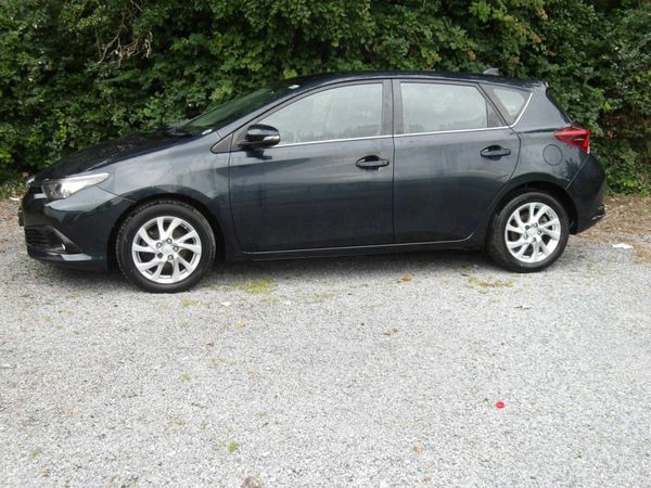 Toyota Auris Hatchback, Diesel, 2016, Grey