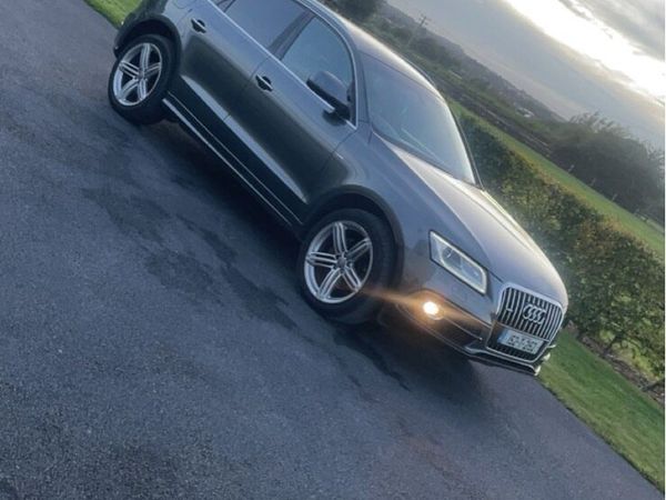 Audi Q5 SUV, Diesel, 2015, Grey