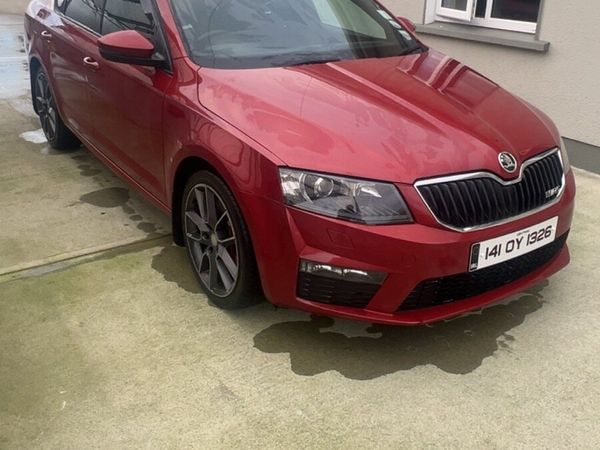 Skoda Octavia Hatchback, Diesel, 2014, Red