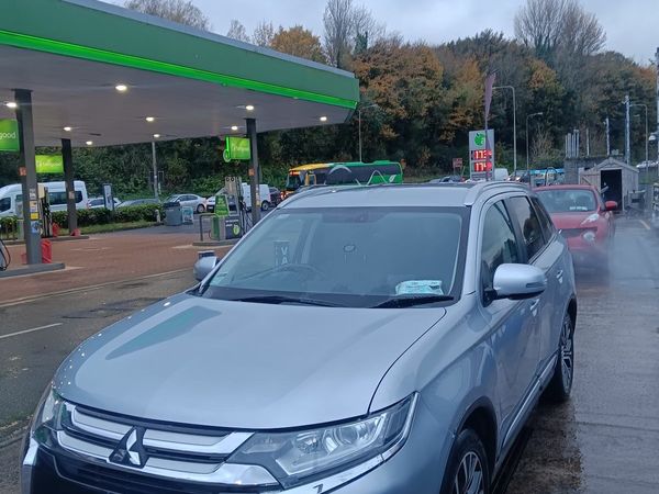 Mitsubishi Outlander SUV, Diesel, 2017, Silver