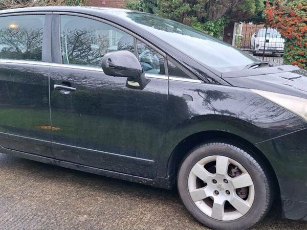 Peugeot 5008 MPV, Diesel, 2010, Black