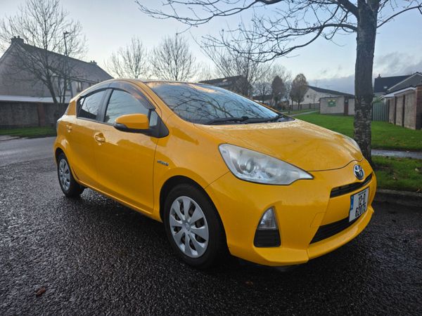Toyota Aqua Hatchback, Petrol Hybrid, 2012, Yellow