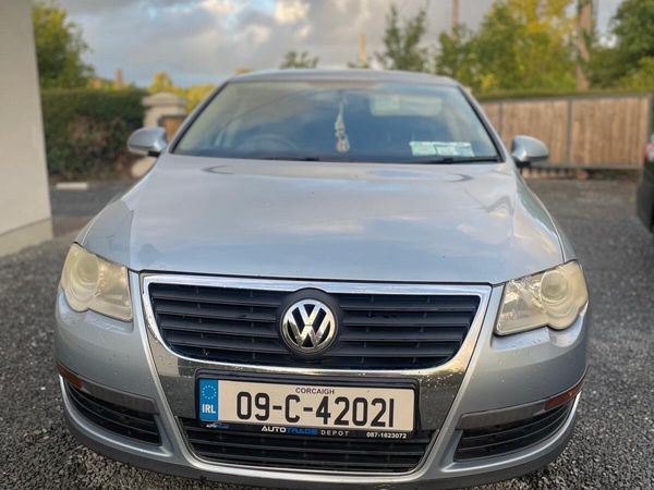 Volkswagen Passat Saloon, Diesel, 2009, Blue