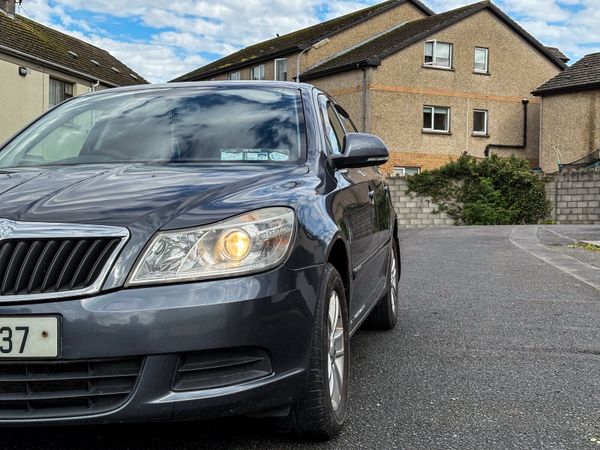 Skoda Octavia Hatchback, Diesel, 2011, Grey